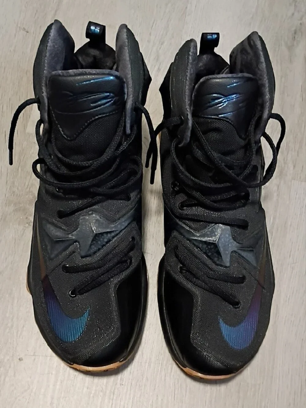 Mens- Nike Labron James 13 